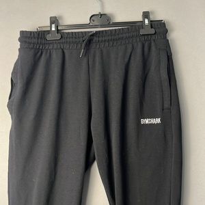 Gymshark sweatpants (MEDIUM)